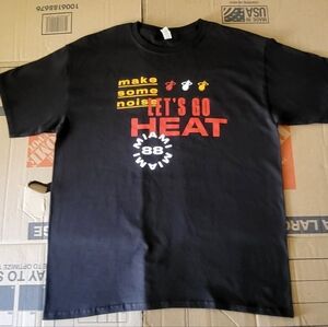 Miami Heat Kaseya Center Black Graphic T-Shirt Men Size XL